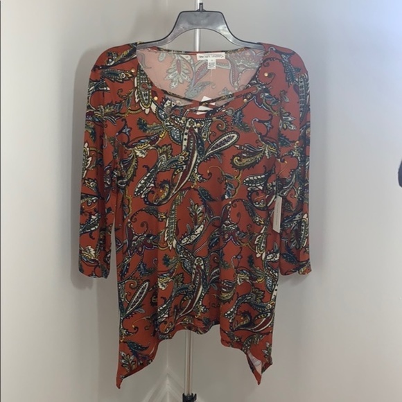 LAST ONE AVAILABLE - New Plus Size Women's Handkerchief Paisley Top Size 1X - Picture 2 of 11